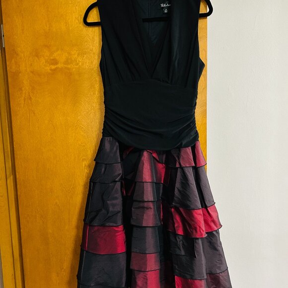 dresses - Picture 1 of 1